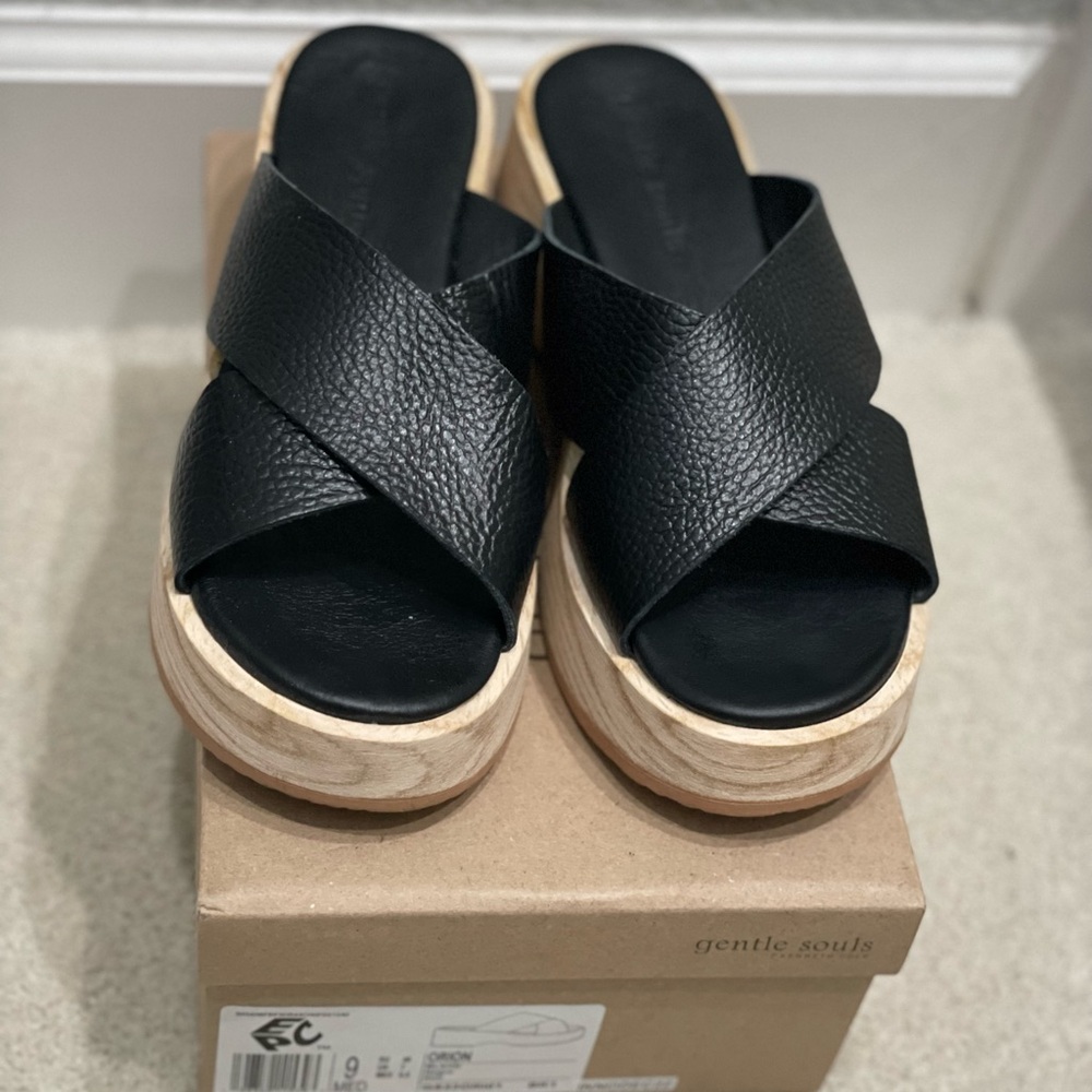 Gentle Souls Kenneth Cole Orion platform sandal, Sz 9